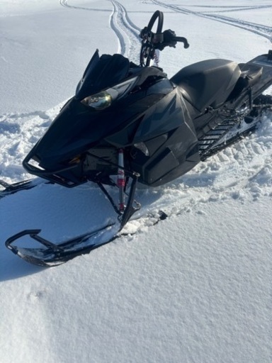 スノーモービル　Arctic cat M8000 2016