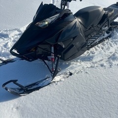 スノーモービル　Arctic cat M8000 2016