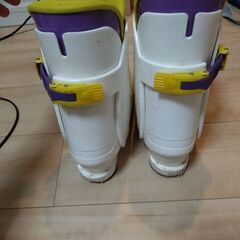 スキー板、ストック、スキーブーツ3点セット　キッズ　の画像