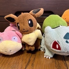 ポケモンぬいぐるみ6体！陶器の置物の画像