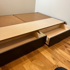 ベッドフレーム セミダブルの画像