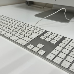 iMac 27インチ（Late2012）3.4Ghz intel Corei7　キーボード付きの画像