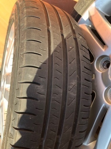車のパーツ タイヤ、ホイール