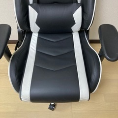 ゲーミングチェアの画像