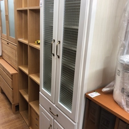 ニトリ 食器棚 ガラス扉付