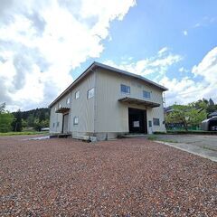 加茂市　2階建て貸倉庫　電動シャッター付き　