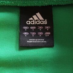 adidasトラックジャケットの画像