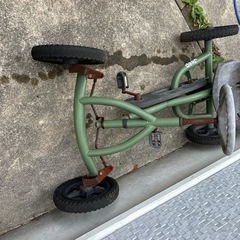 子供用の足こぎ車の画像