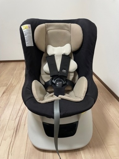 エールべべ　 360度回転　 新生児から利用可能　
チャイルドシート