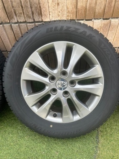 車のパーツ タイヤ、ホイール