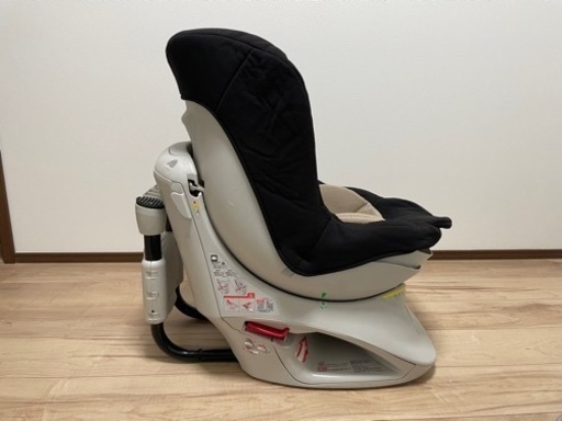 エールべべ　 360度回転　 新生児から利用可能　
チャイルドシート