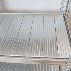 ASPLUND(アスプルンド)取り扱いのメーカーMETALSISTEM(メタルシステム)6段スチールシェルフ。店舗什器などにもおススメのインダストリアルなオープンシェルフは飾り棚としても♪の画像