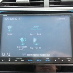 ホンダ　シャトル　ハイブリッドＸ★1年保証★ロードサービス付　ギャザズ８型ナビ　地デジ　バックカメラ　Ｂｌｕｅｔｏｏｔｈオーディオ　ＥＴＣ　クルコン　パドルシフト　スマートキー　ハーフレザーシート　オートエアコン　オートライト　ＬＥＤヘッドライトの画像