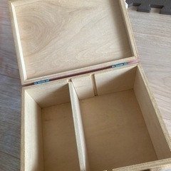 救急箱（木製）の画像