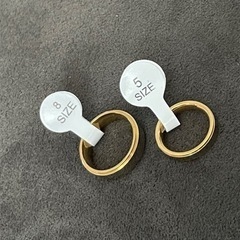 指輪　2 個セット　(婚約指輪、結婚指輪)の画像
