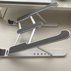 【取引中】ノートパソコンスタンドの画像