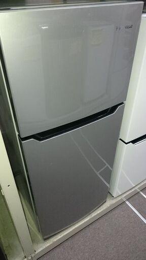 (2024.05.18 お買い上げありがとうございます。)（ハイセンス）　２ドア冷蔵庫１２０L　２０１７年製　HR-B12A-S　　48.1ｃｍ幅　グレー　　高く買取るゾウ八幡東店