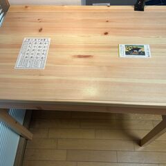 無印良品　パイ材デスク　＆　テーブルマット