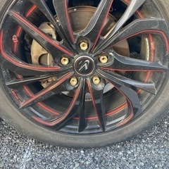 車のパーツ タイヤ、ホイール