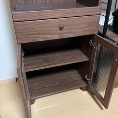 レンジ台　食器棚の画像