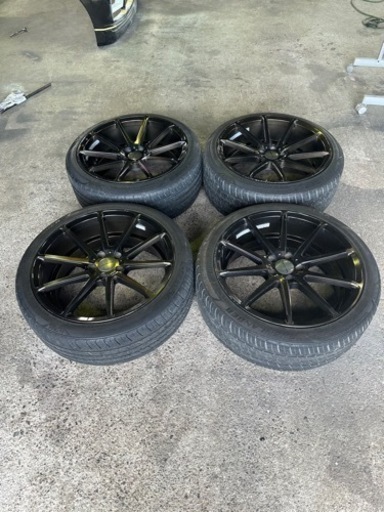 車のパーツ タイヤ、ホイール