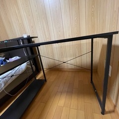 【 無料お譲り 】机　パソコンデスクの画像