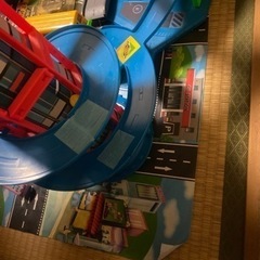 トミカ10台付き！ジャンボパーキングセットの画像