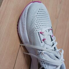  靴 アディダススニーカーの画像