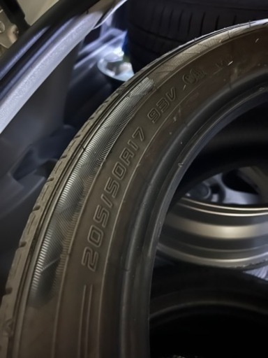 車のパーツ タイヤ、ホイール