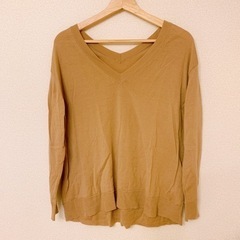 ドゥーズィエムクラス MILLENNIM Vネックプルオーバー ニット ベージュの画像