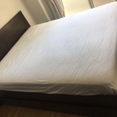 ワイドダブルベッド IKEA ブラウン フレームのみの画像