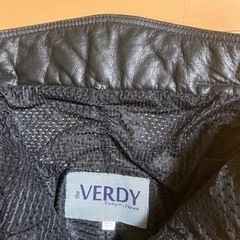 レザーパンツの画像