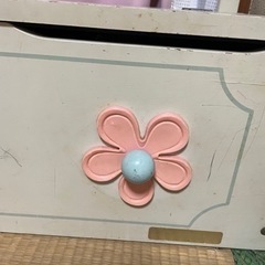 子ども用
ベンチ、おもちゃ箱。の画像