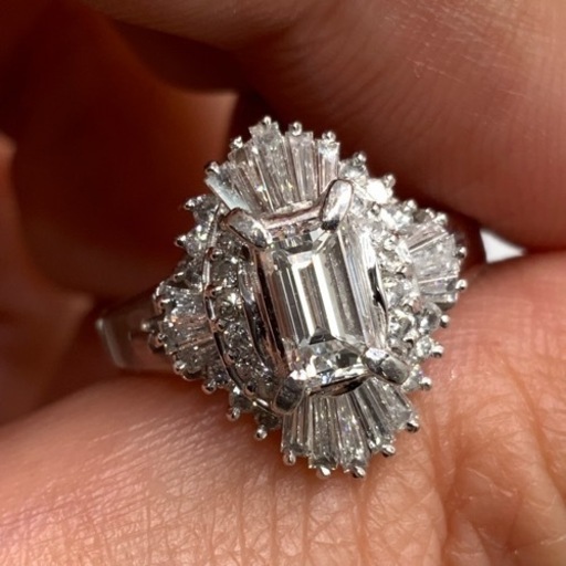 Pt900 プラチナ900 ダイヤモンドリング　バゲットダイヤ　 0.57ct 0.7ct 6.1g 約10号