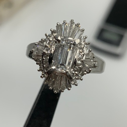 Pt900 プラチナ900 ダイヤモンドリング　バゲットダイヤ　 0.57ct 0.7ct 6.1g 約10号