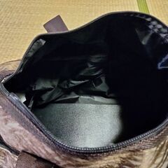 柄入りボストンバッグの画像