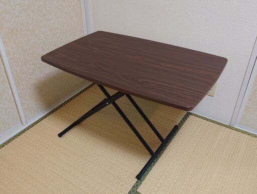 高さ調節テーブル