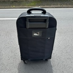 キャリーケース、カバン
の画像