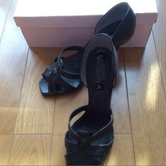 ダイアナ パンプス