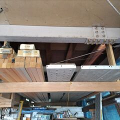 材木　エゾ、30×40×4ｍ　スギ、30×105×3ｍ　などなど