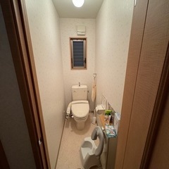 トイレの便器とウォシュレット家具 ミラー/鏡