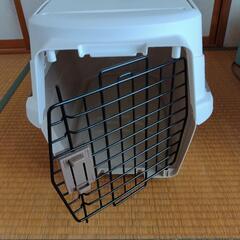 値下げしました　ペットキャリー軽量2ドアタイプの画像