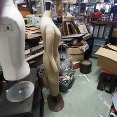 女性用マネキン、等身大、４３ｘ２９ｘ１４９の画像