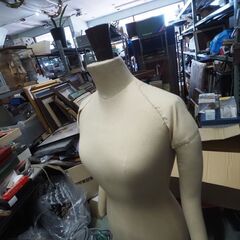 女性用マネキン、等身大、４３ｘ２９ｘ１４９の画像