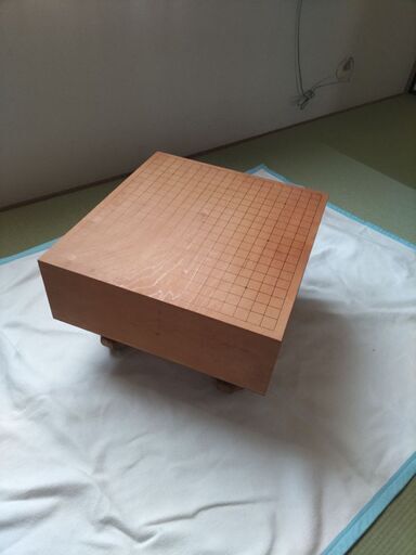 分厚い囲碁盤
