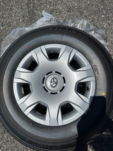 ハイエース　純正ホイール、タイヤセット　新車取り外し