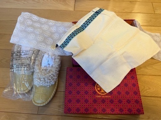 新品未使用　Tory Burch トリーバーチ　ロゴスリッポンシューズ24cm