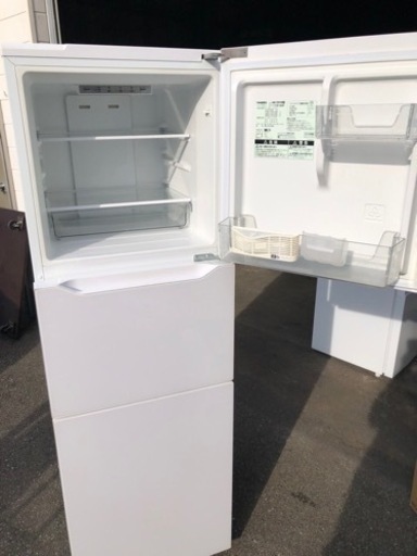 北九州市内配送無料　保証付き　2018年　ツインバード 3ドア冷凍冷蔵庫 幅52.5cm 199L 右開き HR-E919PW パール