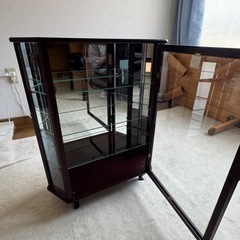 家具 収納家具 ガラスキャビネットの画像