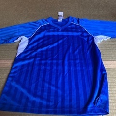 新品スポーツ　ウェア